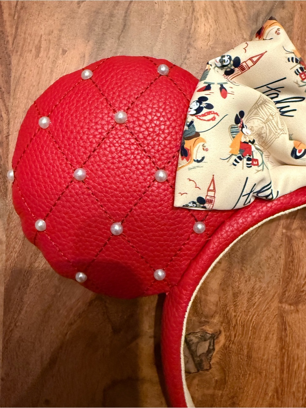 Faux Leather Disney Epcot Italy Minnie Mouse Ears - Picture 3 of 9